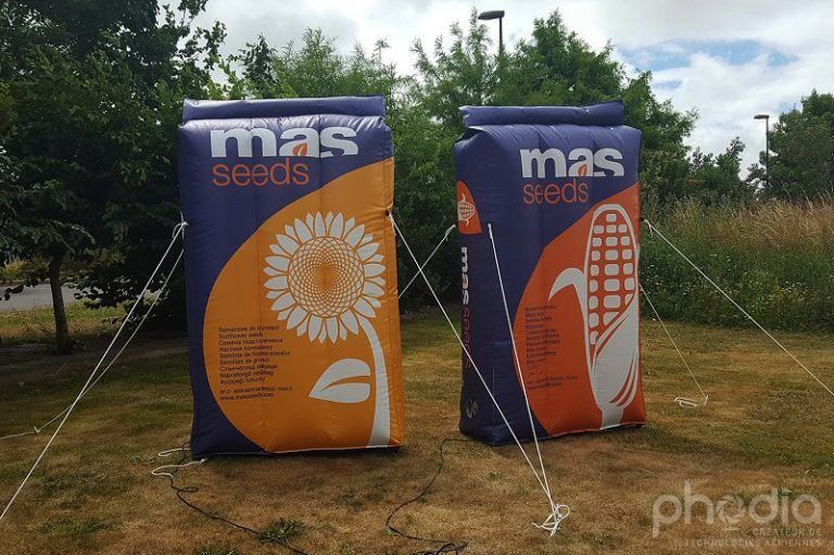 sac de graine de mais et de tournesol. Packaging gonflable géant pour promotion