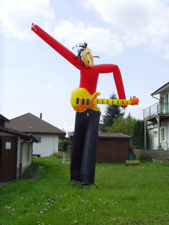 skydancer sur mesure personnage avec guitare