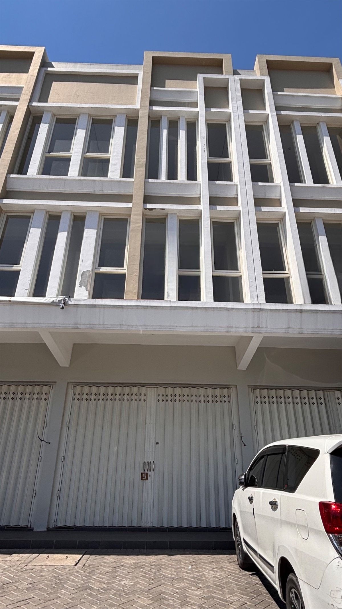 RUKO 3 LANTAI JELINDRO SAMBIKEREP SIAP PAKAI - SURABAYA BARAT