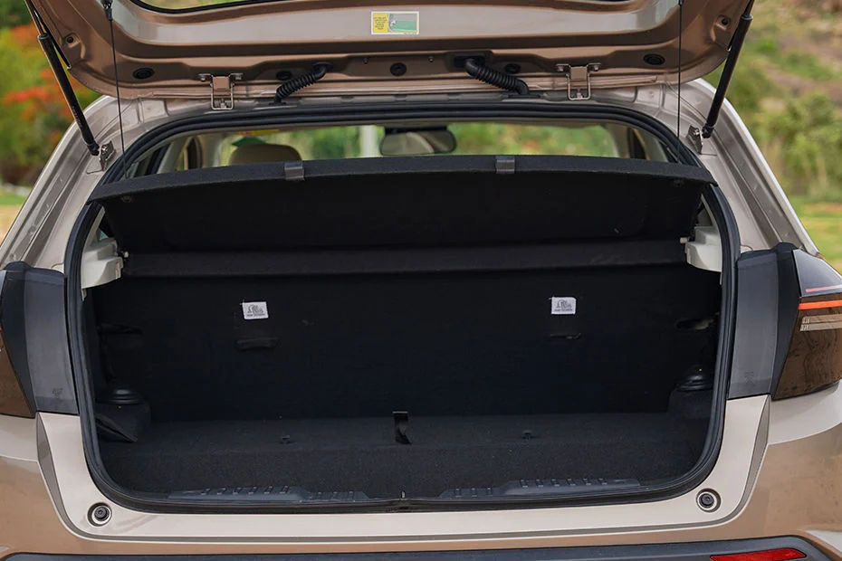 Innovative Twin-Cylinder iCNG Tech Preserving 210 Litres Usable Luggage Trunk Space