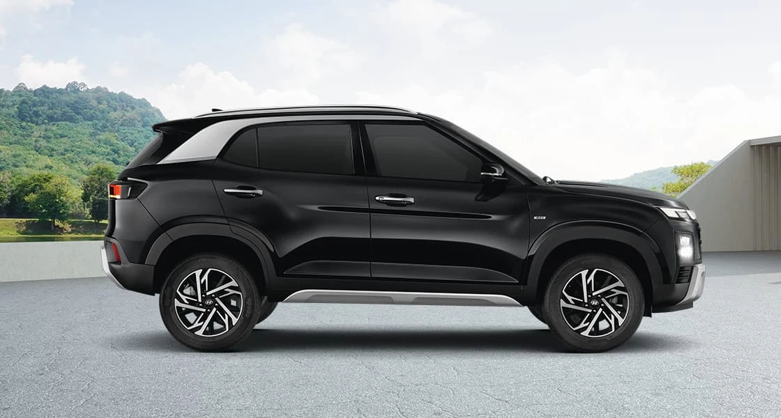 Athletic SUV Silhouette with Aerodynamic Diamond-Cut R17 Alloys