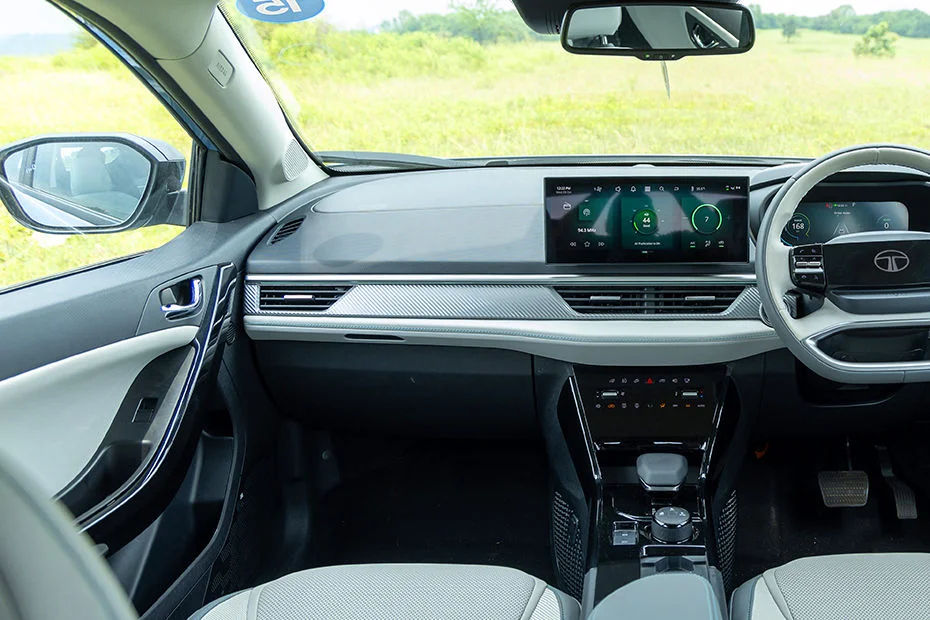 12.3-inch Cinematic HARMAN Touchscreen with In-Car Arcade
