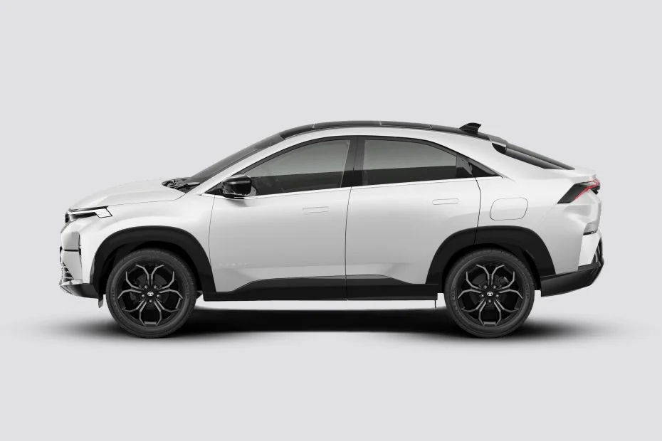 Aerodynamic Side Silhouette & High Ground Clearance