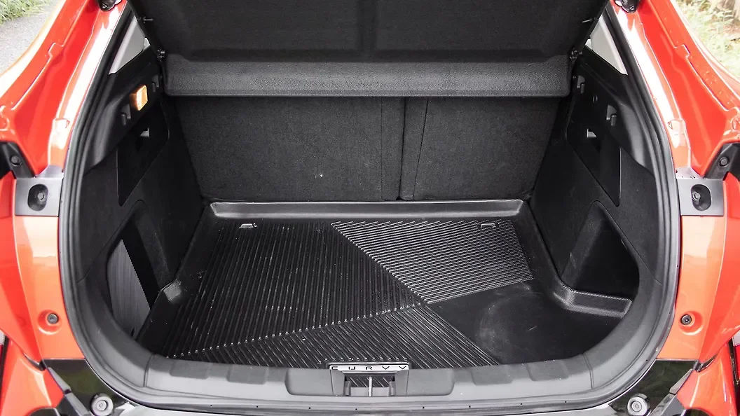 Segment-Leading 500-Litre Deep Luggage Cargo Bay