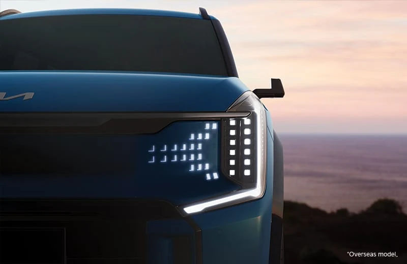 Digital Pattern Lighting Grille with Intelligent Ice Cube LED Projection Headlamps & Dynamic Welcome Sequence