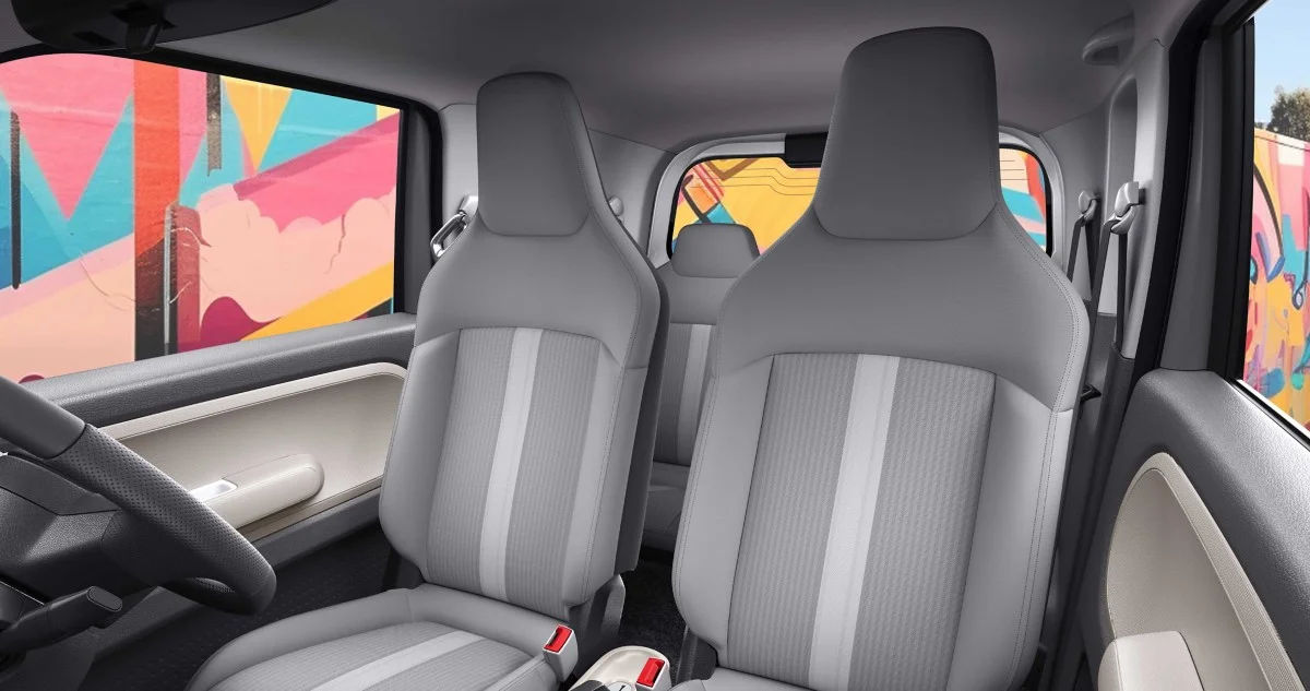 Smart 2-Door 4-Seater Layout with One-Touch Tumble