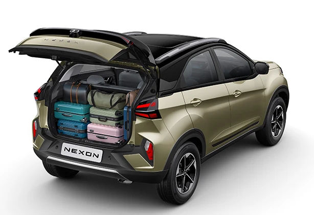 Class-Leading 382-Litre Practical Boot Capacity with 60:40 Rear Foldable Split Seats