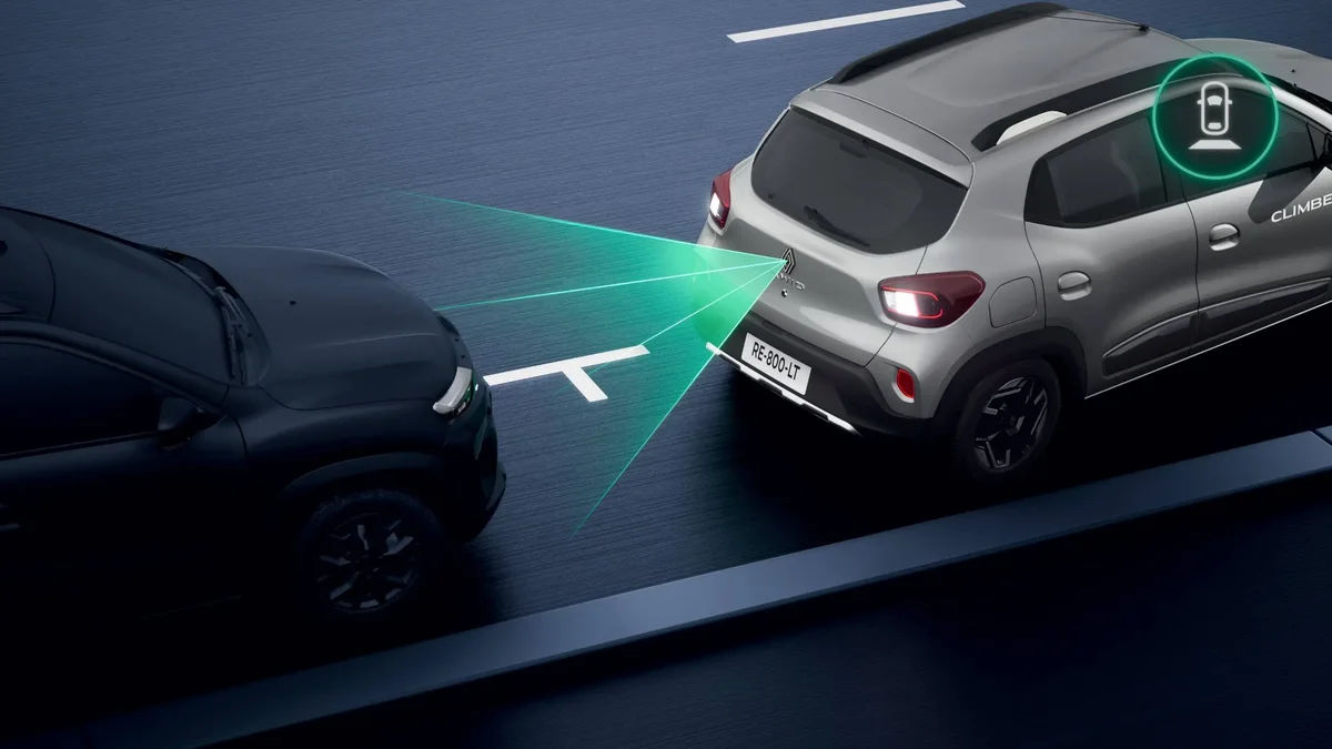 Reverse Parking Camera with Dynamic Guidelines