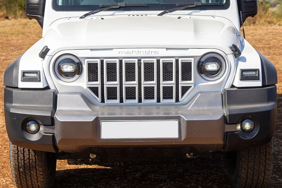 Painted Double-Decker 6-Slot Vertical Front Grille with Retro Bi-LED Projectors