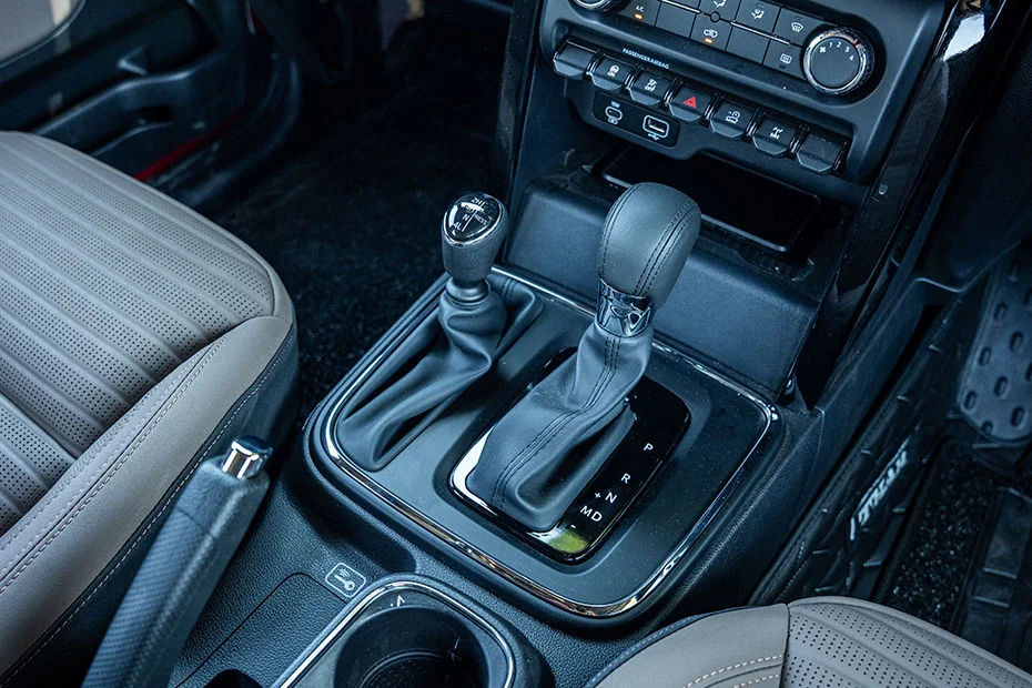 Shift-on-the-Fly 4x4 Manual Transfer Case with 4L Low-Range & Locking Differential