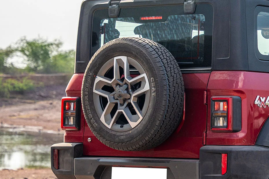 Signature Tailgate-Mounted Full-Size Spare Wheel with High-Mount Brake Lamp