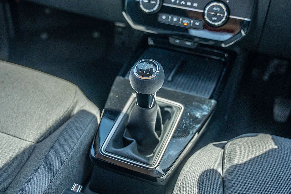 Convenient Smart Automated Manual Transmission (AMT) with Manual Shift Gate