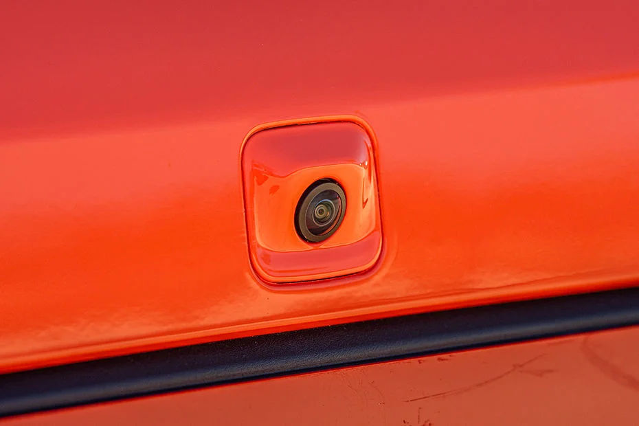 Segment-First High-Definition Surround Camera with Dynamic Reverse Parking Guidelines