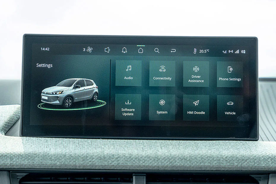 17.78 cm Touchscreen Infotainment System by HARMAN with Apple CarPlay & Android Auto
