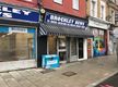 London Properties Are Pleased To Offer To The Market This Lock Up Shop Precious Run As A Newsagent For Over 30 Years. Forest Hill Is An Affluent And Fashionable South-east Suburb And Sort After Area To Work And Live In.