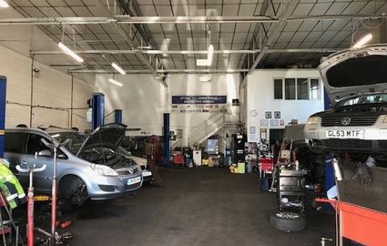 Garage/tyres, Servicing And Repairs 