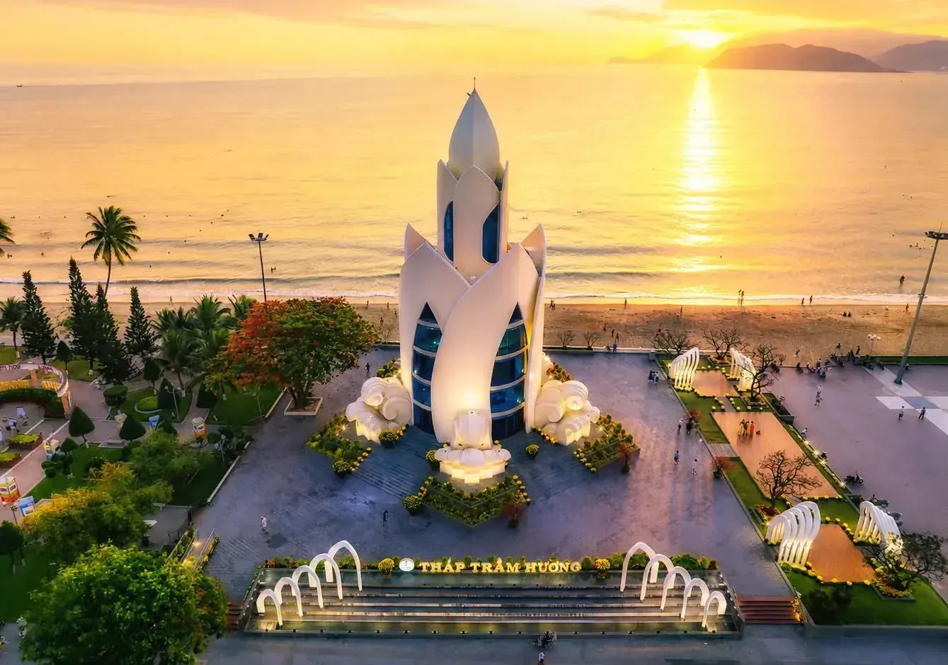 Tháp Trầm Hương — ảnh 6