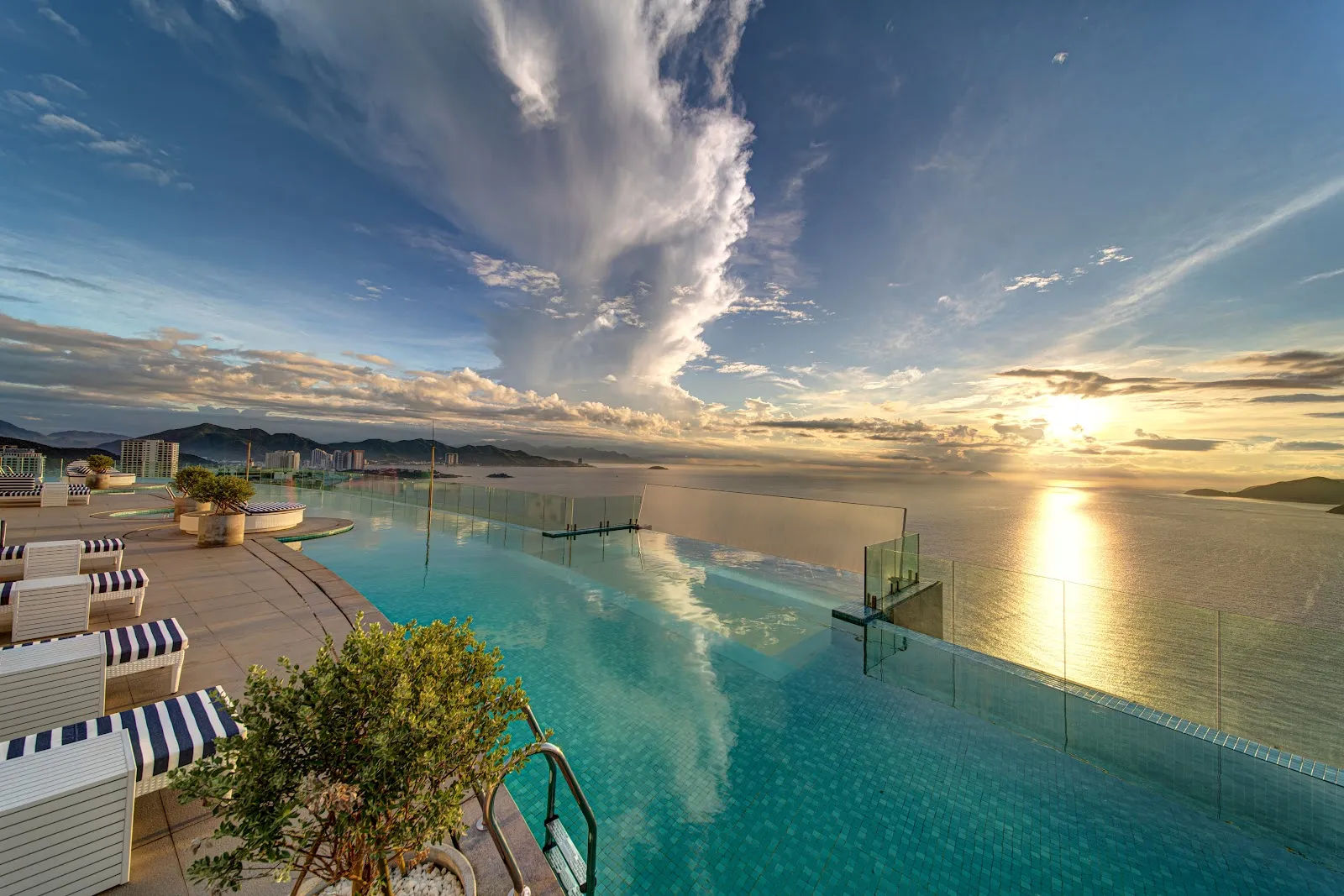 Sky Blu Lounge — ảnh tham khảo 1