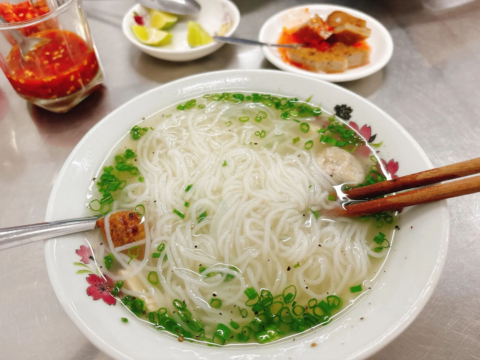 Bánh canh Bà Thừa — 143 Hoàng Văn Thụ — ảnh tham khảo 2
