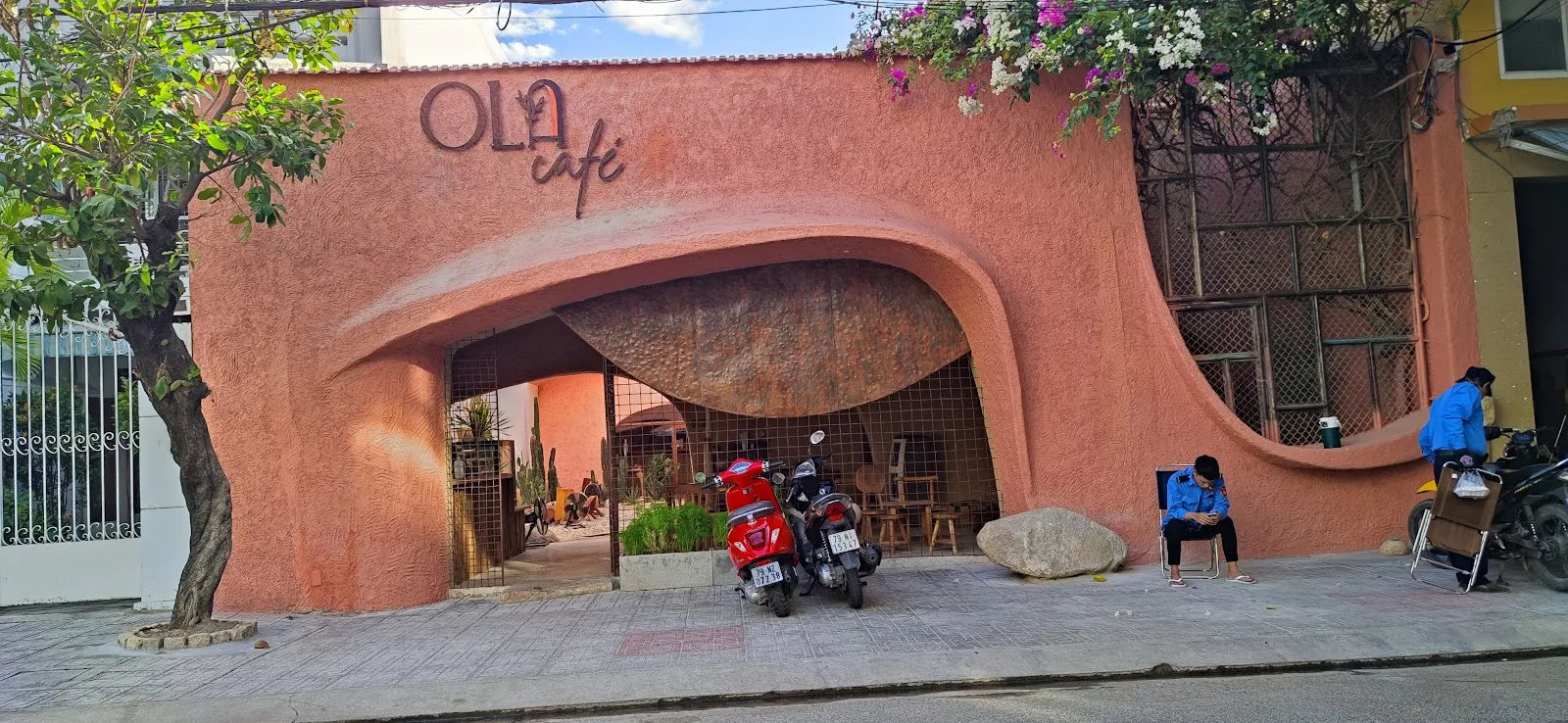 Ola Cafe — ảnh tham khảo 1