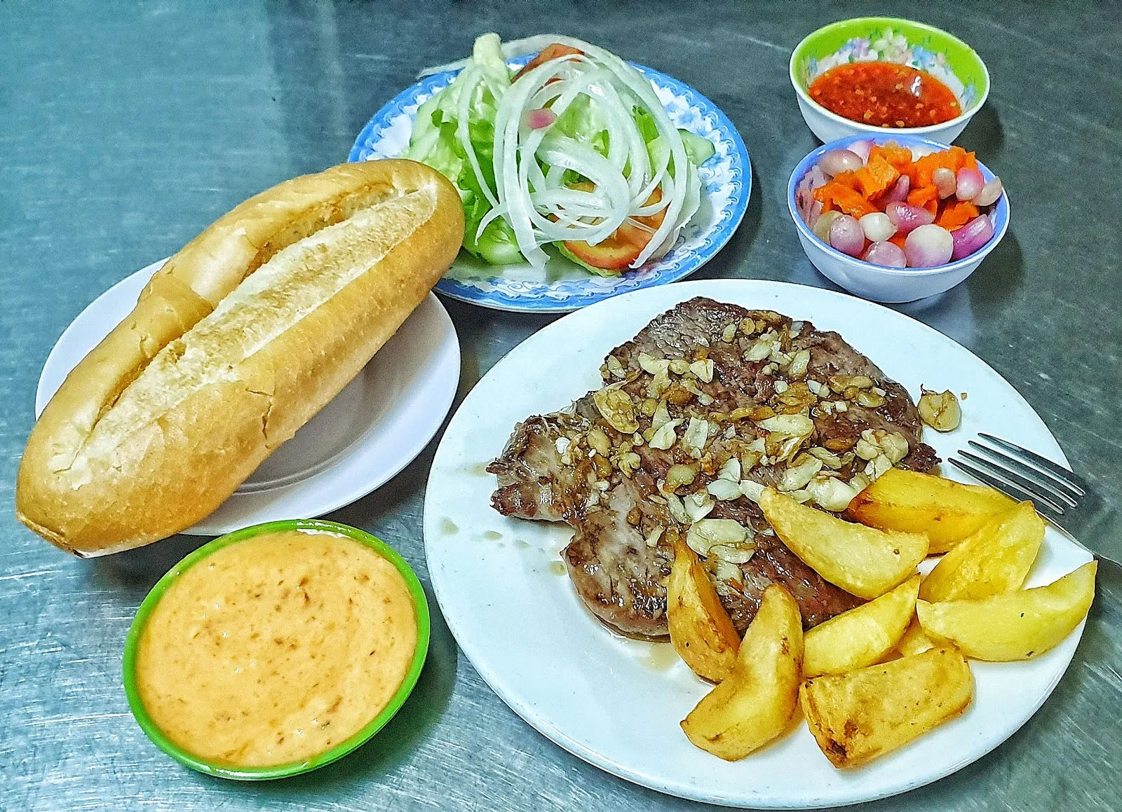 Cơm Gà Hai Chùa — ảnh tham khảo 2
