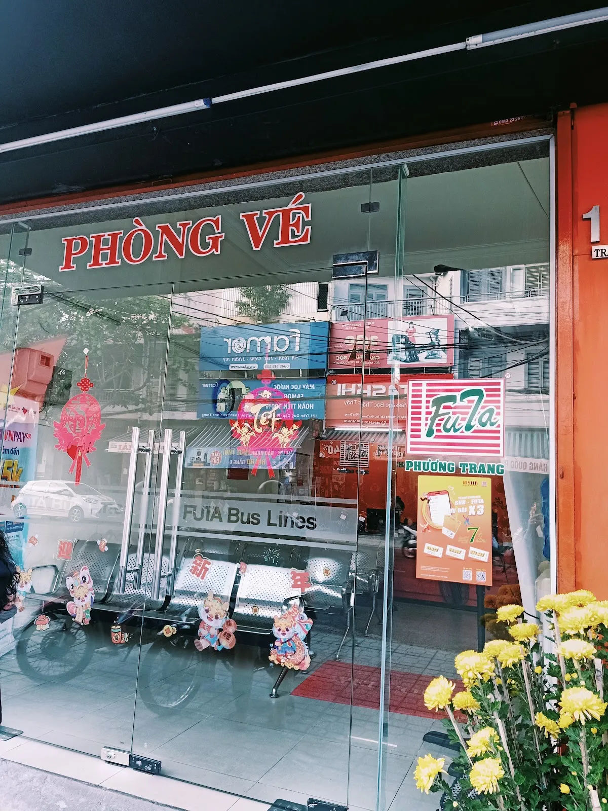 Phuong Trang / FUTA Bus Lines ticket office — reference photo 3