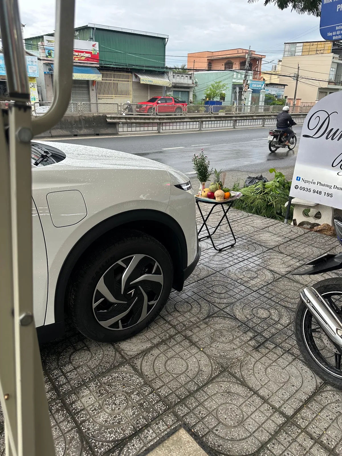 Xe du lịch 16 chỗ — ảnh tham khảo 1