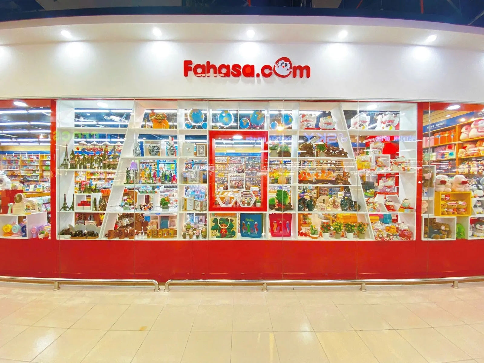 FAHASA Tây Nha Trang — tầng 2 Lotte Mart — ảnh tham khảo 2