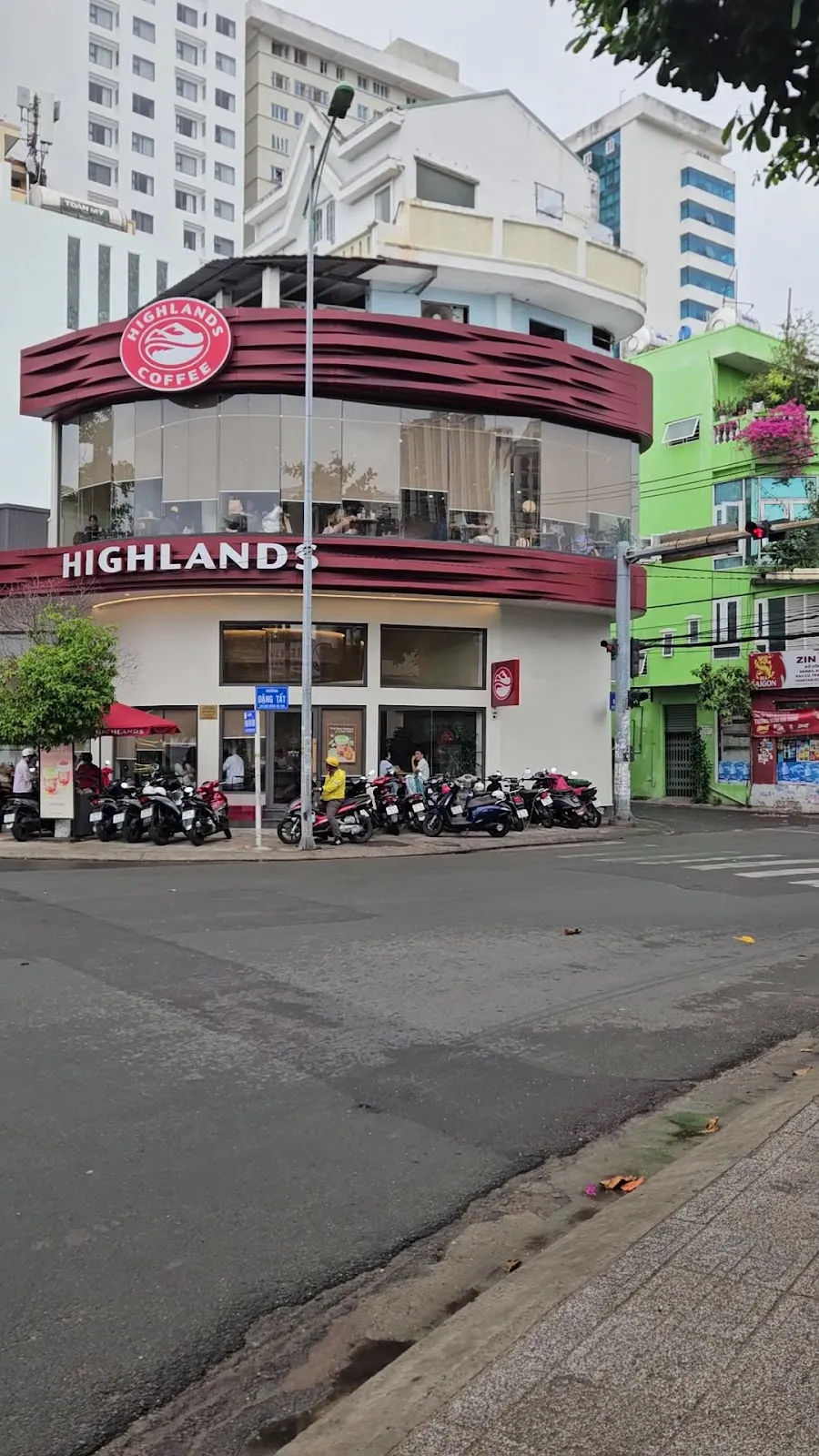 Highlands Coffee — 1 Bãi Dương (Đặng Tất) — ảnh tham khảo 1