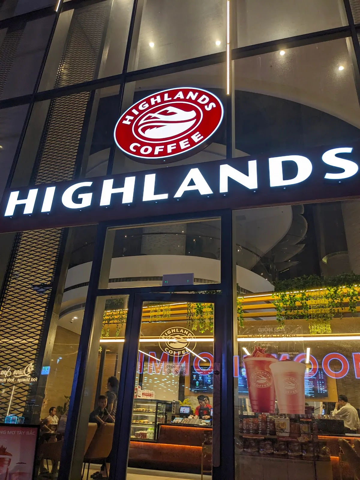 Highlands Coffee — 3 Hòn Chồng — ảnh tham khảo 1
