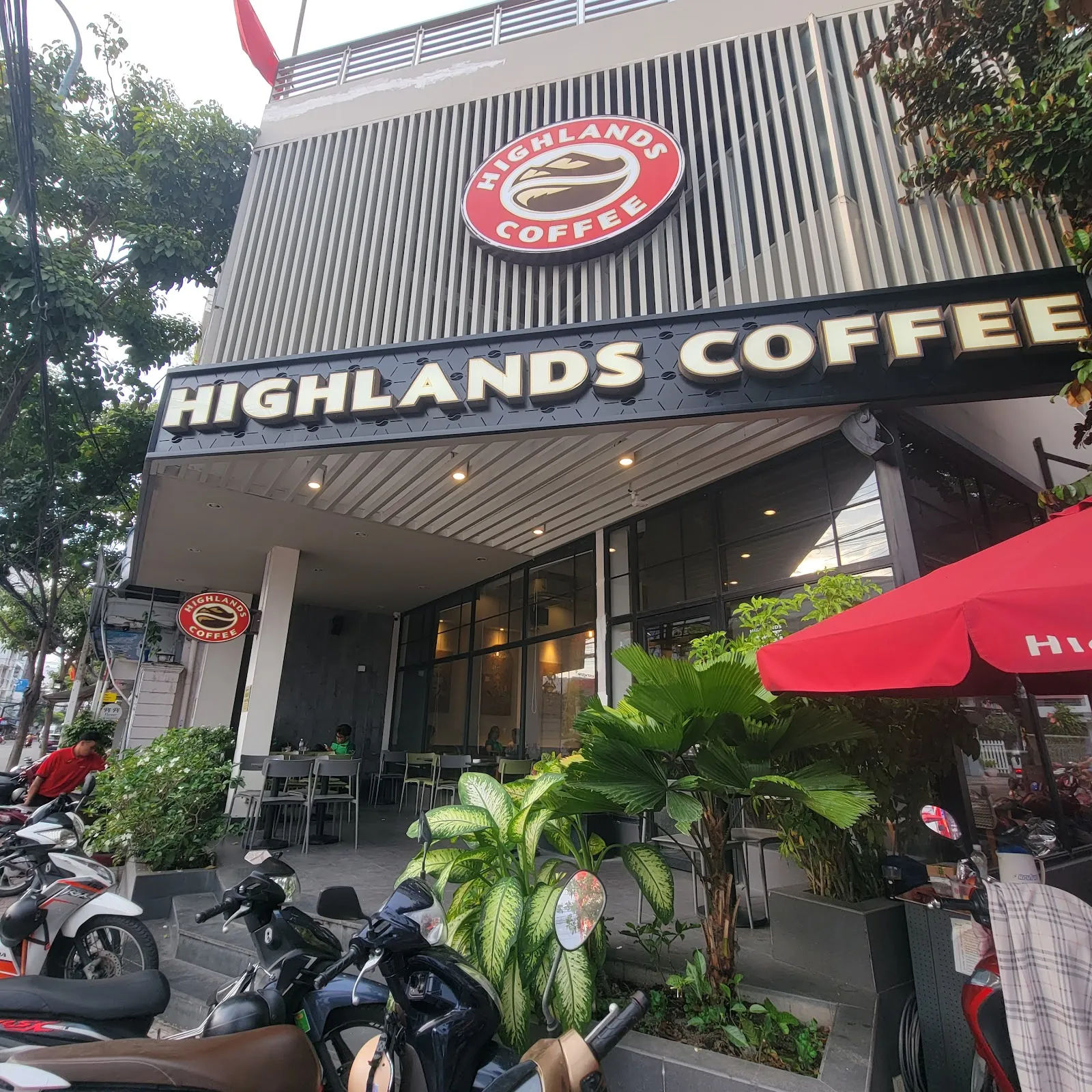 Highlands Coffee — 53 Lê Thành Phương — ảnh tham khảo 1