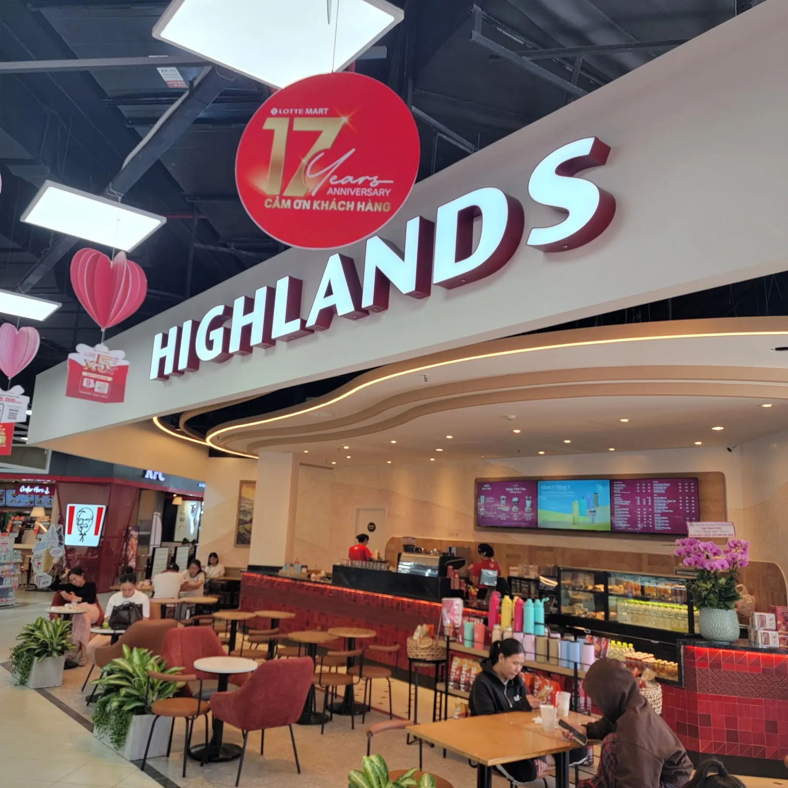Highlands Coffee — 58 đường 23 Tháng 10 (Lotte) — ảnh tham khảo 1