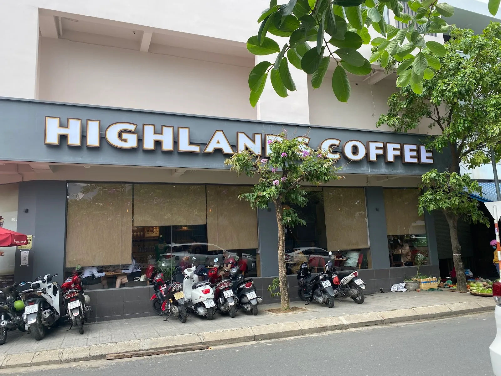 Highlands Coffee — Lô 95 Vĩnh Điềm Trung — ảnh tham khảo 1