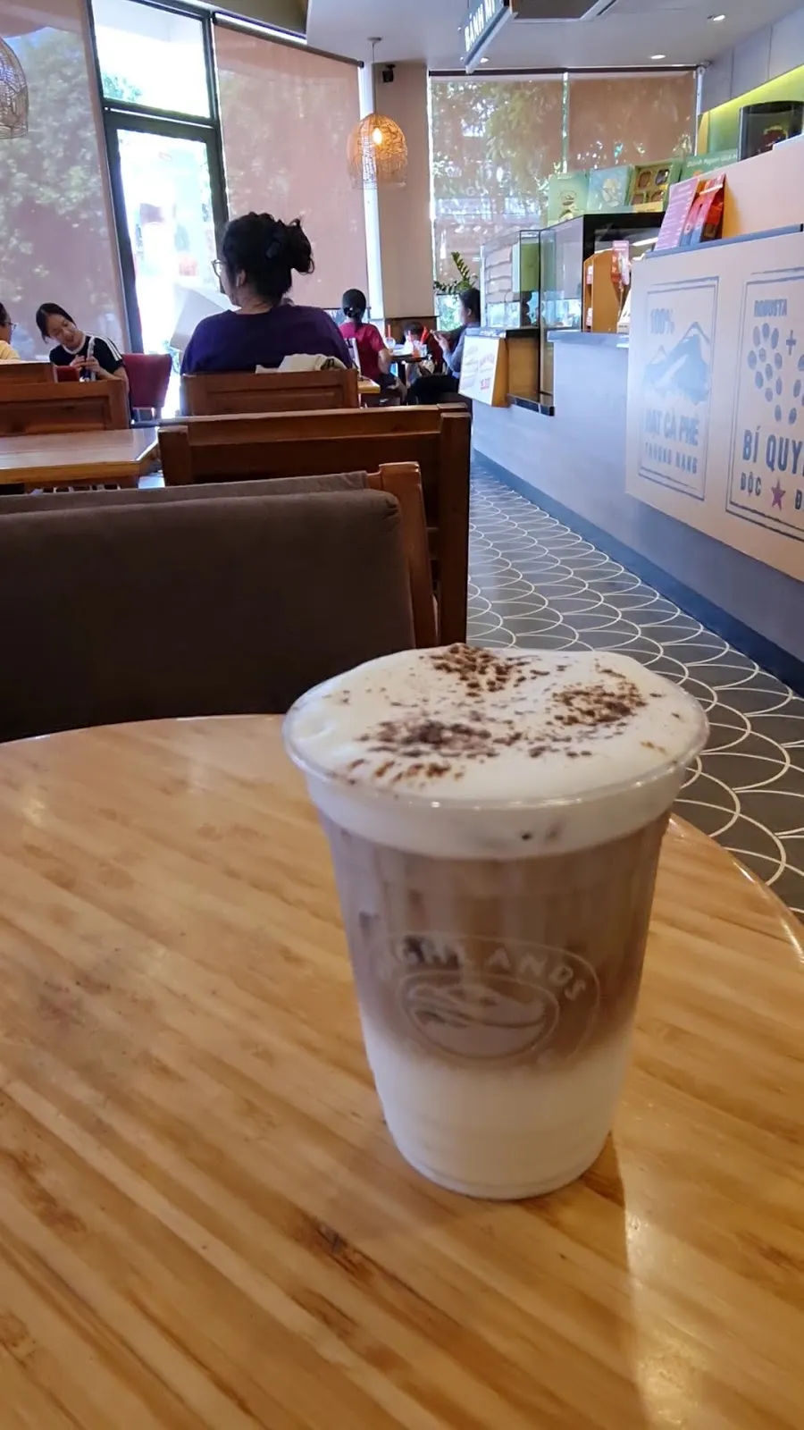Highlands Coffee — Lô 95 Vĩnh Điềm Trung — ảnh tham khảo 2