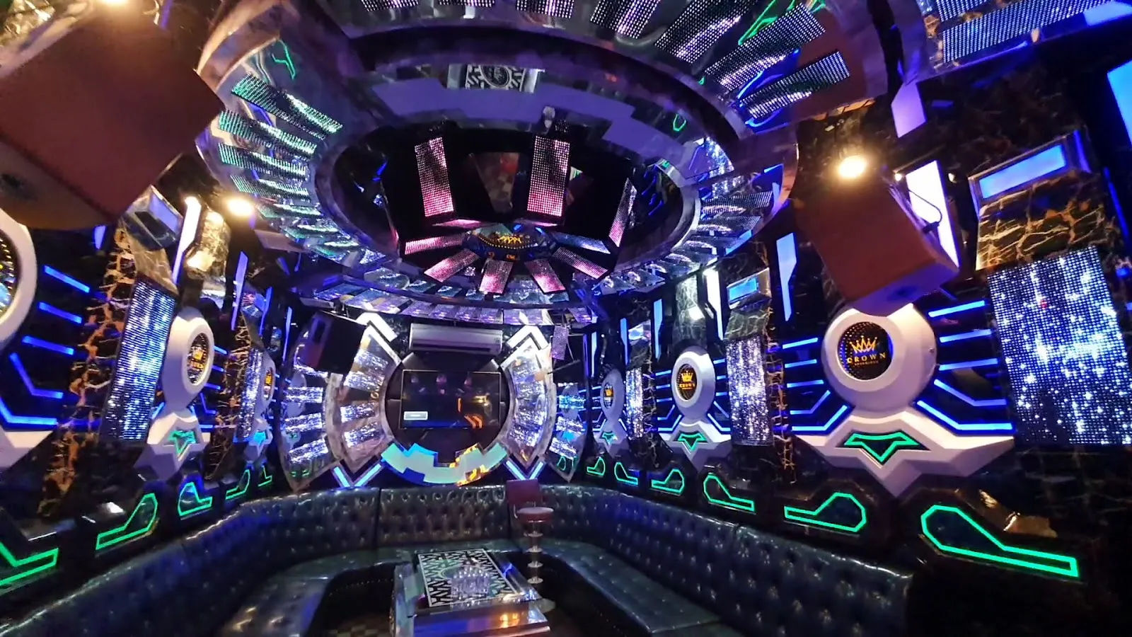 Crown Karaoke — ảnh tham khảo 2