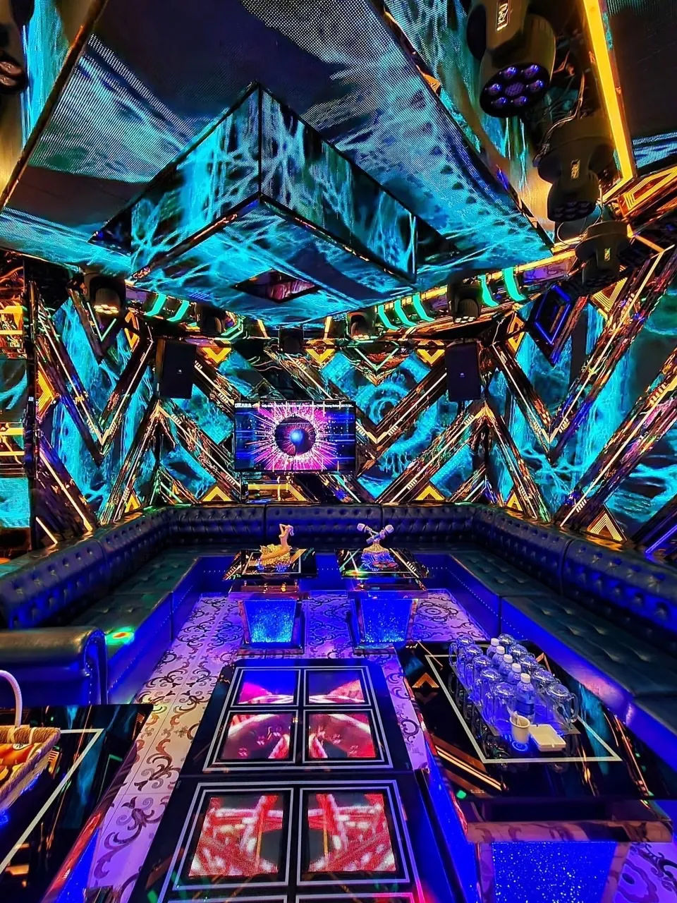 Karaoke XV Bốn Mùa — ảnh tham khảo 1
