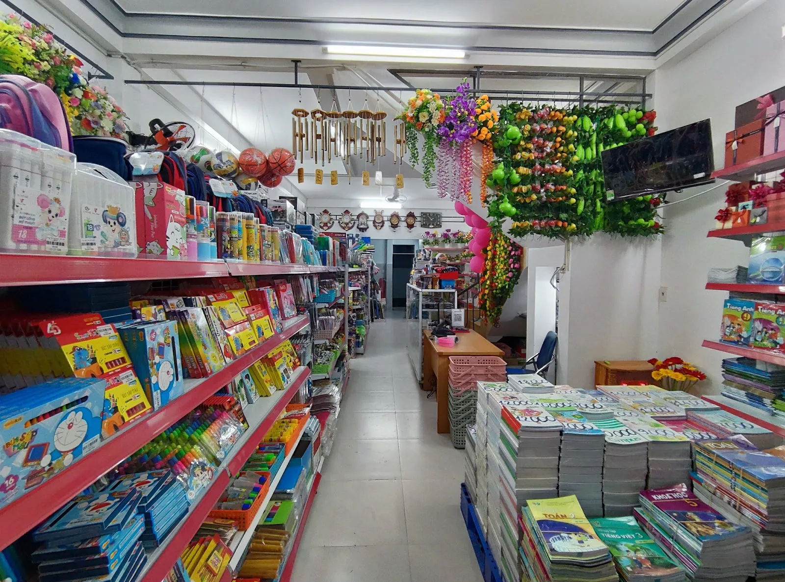 Nhà sách Lê Hồng Phong — ảnh tham khảo 3