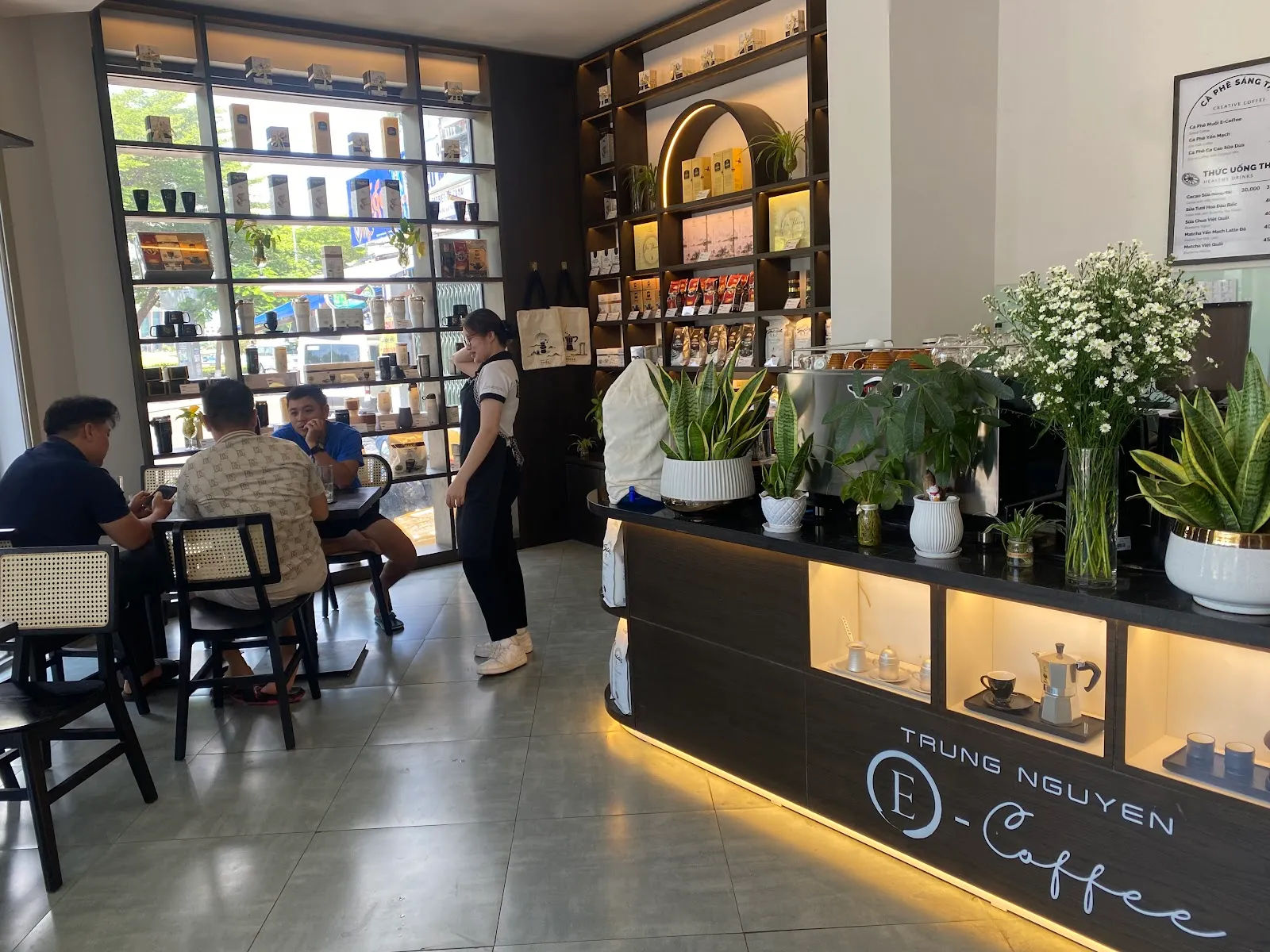 Trung Nguyên E-Coffee — 06 Cù Huân — ảnh tham khảo 3