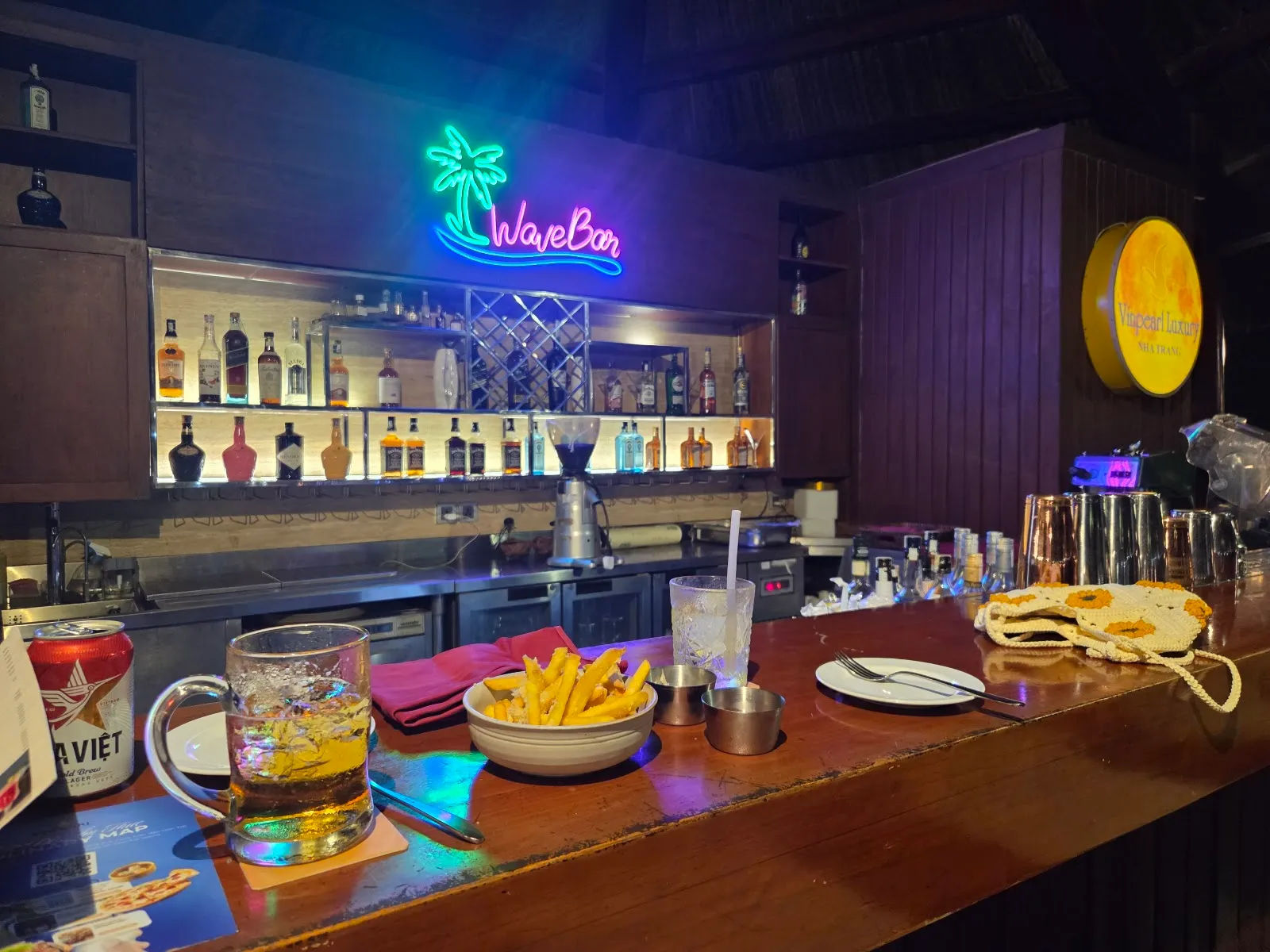 Wave Bar (Hòn Tre) — ảnh tham khảo 1