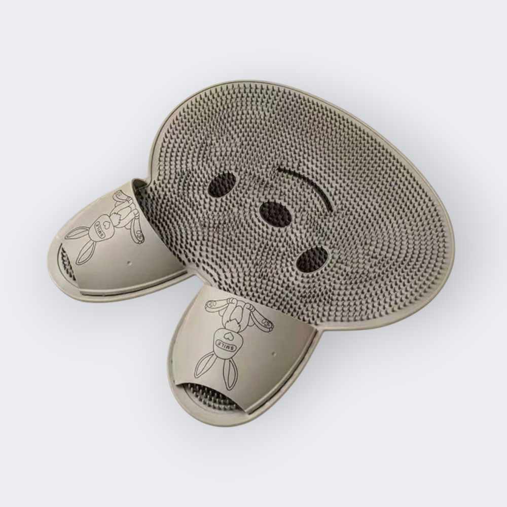 Alat gosok kaki saat mandi