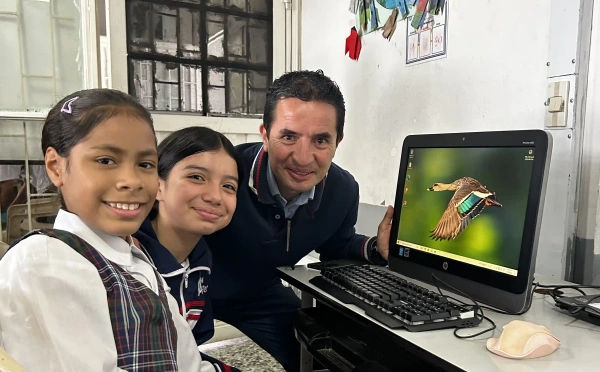 Dona Tecnología, Cambia Vidas - Reciclando Unidos