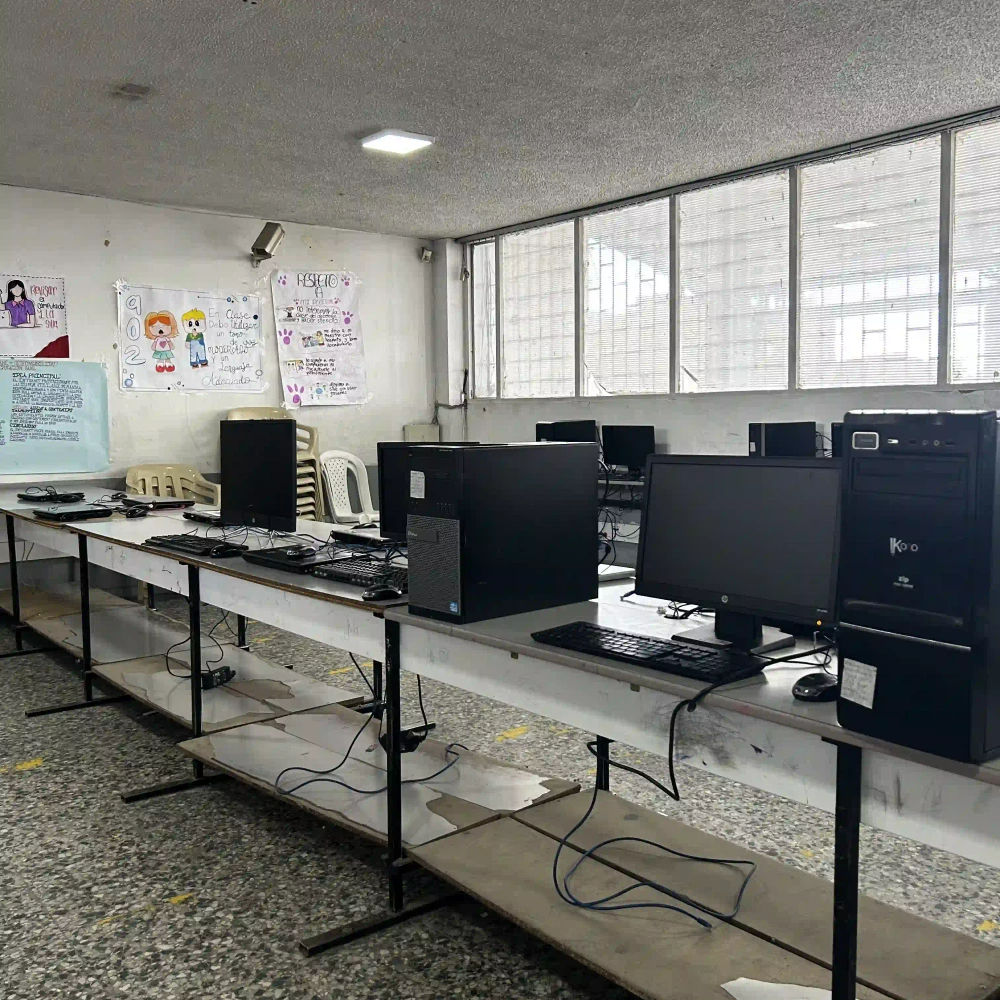 Reciclaje Electrónico - Fundación Reciclando Unidos