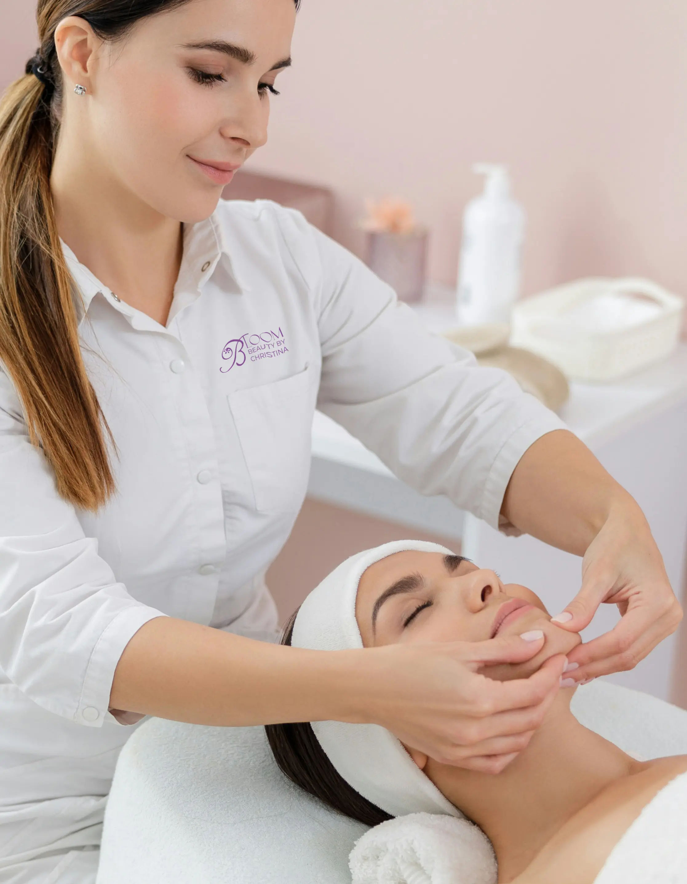Bloom Beauty logo mark and wordmark detail