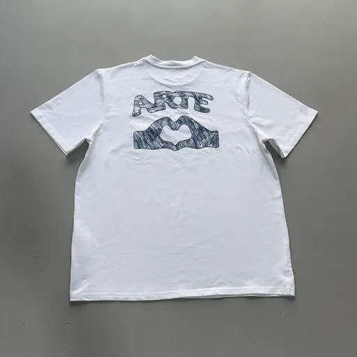 Arte Antwerp Scribble Heart-Hands Tee