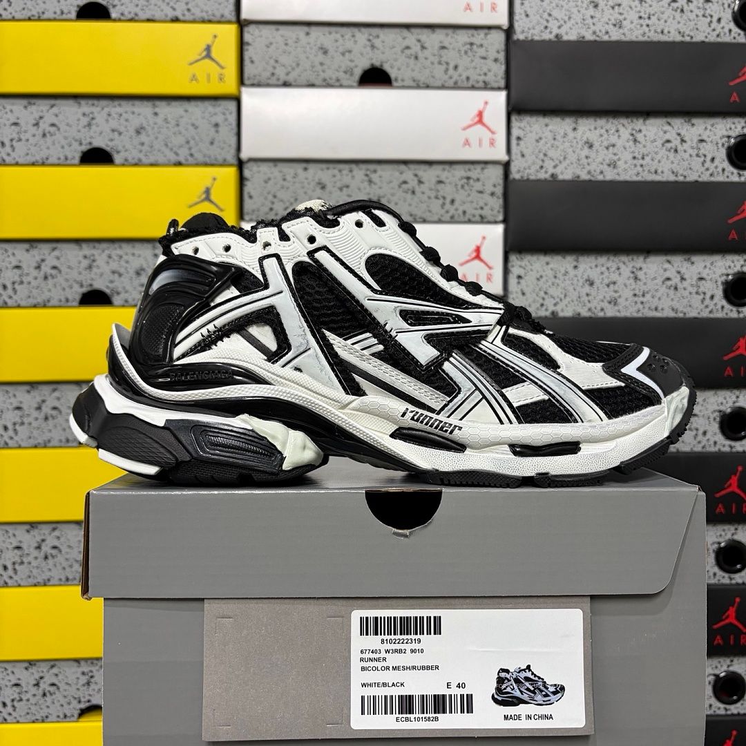 Balenciaga Runner 7.0 Чёрный/Белый