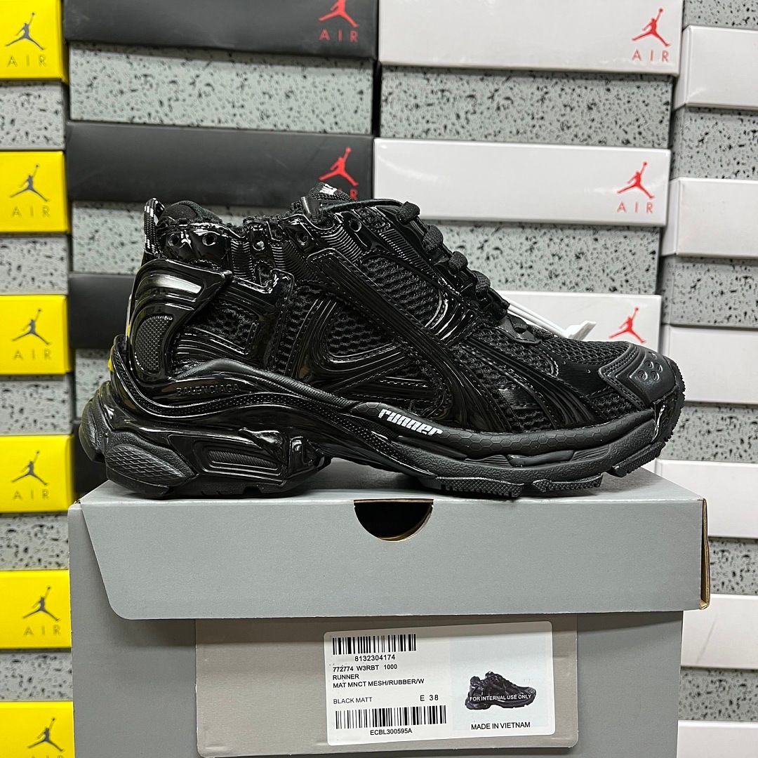 Balenciaga Runner 7.5 Чёрный