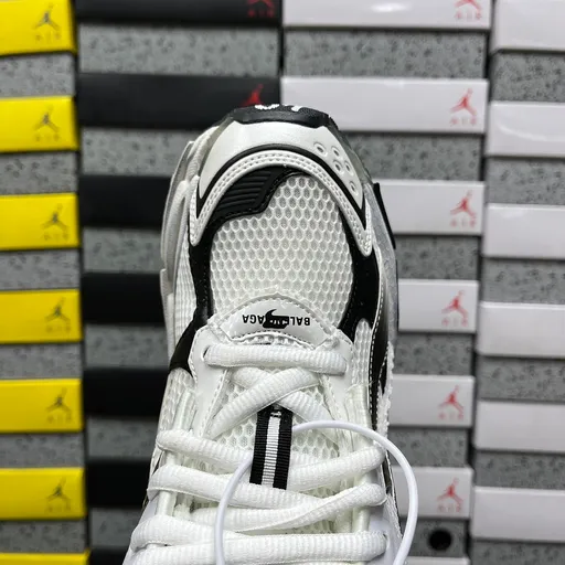 Balenciaga Runner 7.5 Белый/Чёрный
