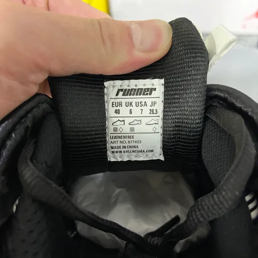 Balenciaga Runner 7.0 Чёрный/Белый
