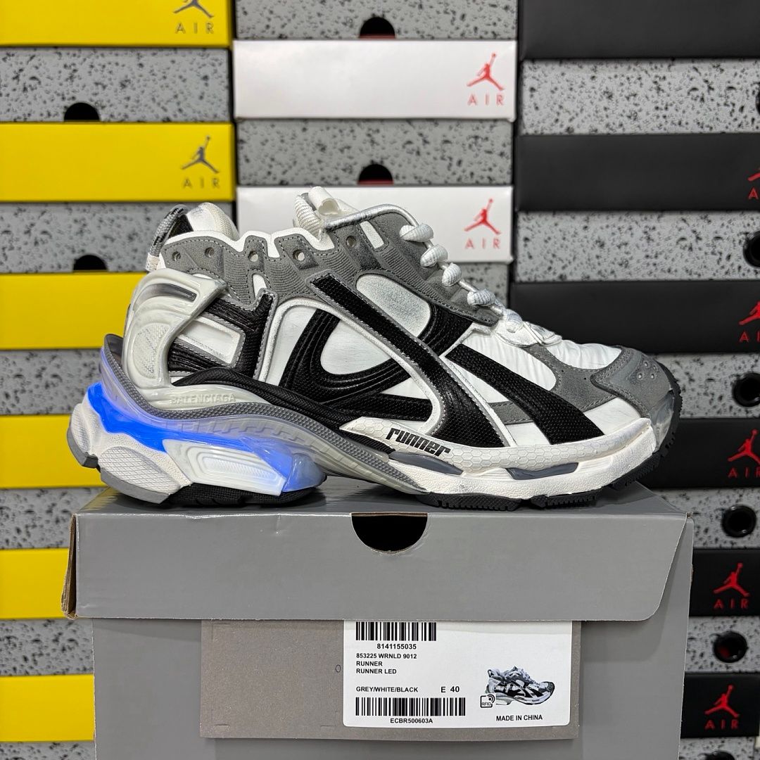 Balenciaga Runner 7.5 LED Серый/Белый/Чёрный