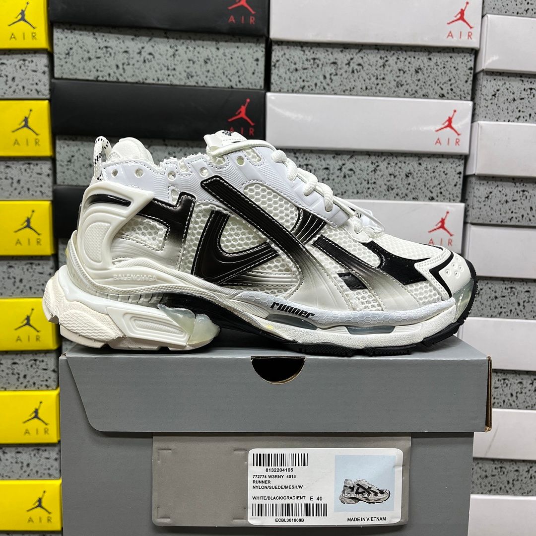 Balenciaga Runner 7.5 Белый/Чёрный